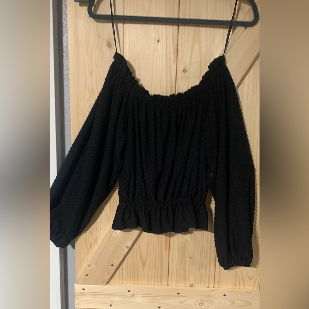 Women’s off shoulder long sleeve blouse